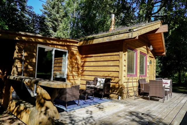 Alaska's Bear Creek Lodge