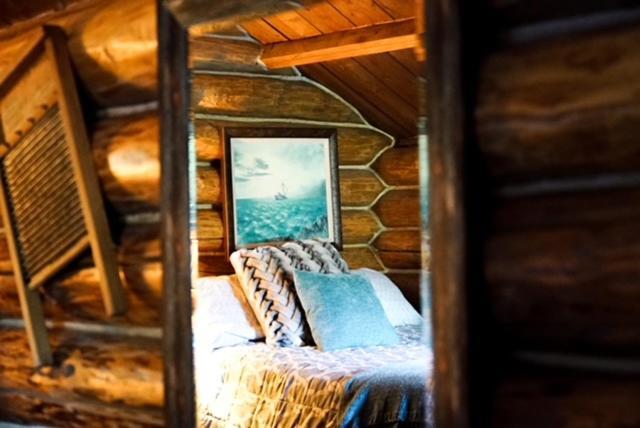 Lodge Alaska's Bear Creek Hope