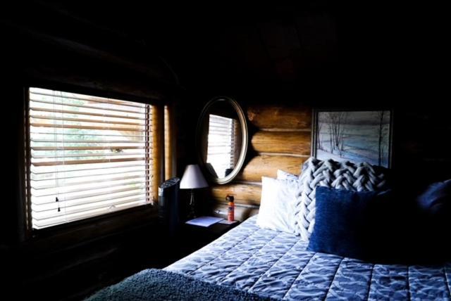 Lodge Alaska's Bear Creek Hope