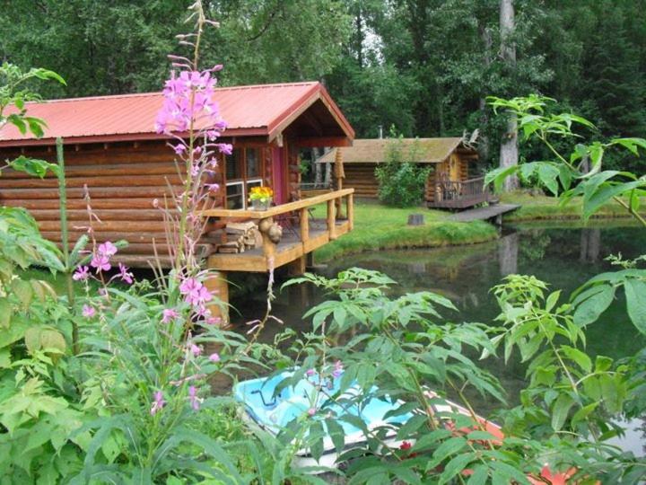 Alaska's Bear Creek Lodge Hope